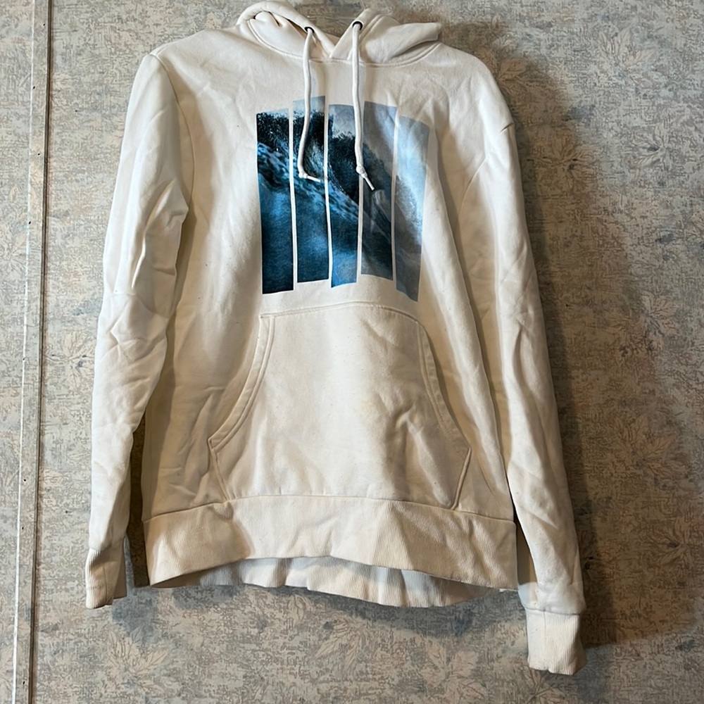Like new ocean patterned sweat shirt size Medium